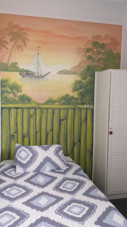 Gecko'S Rest Budget Accommodation & Backpackers Mackay Room photo